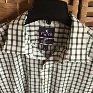 **SOLD** Men’s dress shirt 17 1/2 34/35 fitted